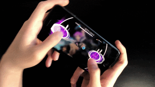 画像ギャラリー No.005のサムネイル画像 / 新作アプリ「Rotaeno」,本日配信開始。スマホ本体を回転させてプレイするジャイロ機能を利用した音楽ゲーム