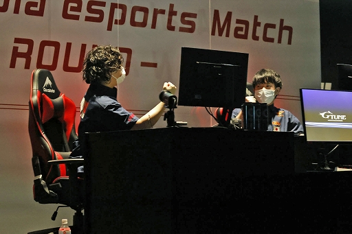 画像ギャラリー No.008のサムネイル画像 / ［TGS 2021］日本・サウジアラビアeスポーツマッチ「eFootball」大会の模様をレポート。日本チームが4勝1敗でサウジを圧倒