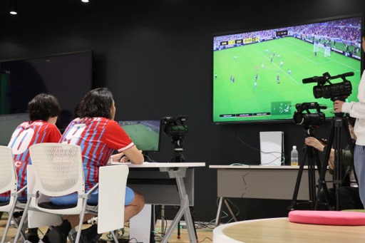 画像ギャラリー No.014のサムネイル画像 / 「eFootball 2024」×お笑いコンビ・見取り図のコラボがスタート。盛山晋太郎さん&リリーさんが語る注目ポイントは?