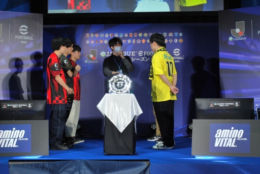 画像ギャラリー No.006のサムネイル画像 / JリーグとKONAMIによるクラブ対抗eスポーツ大会「eJリーグ eFootball 2022シーズン」,北海道コンサドーレ札幌が全40クラブの頂点に