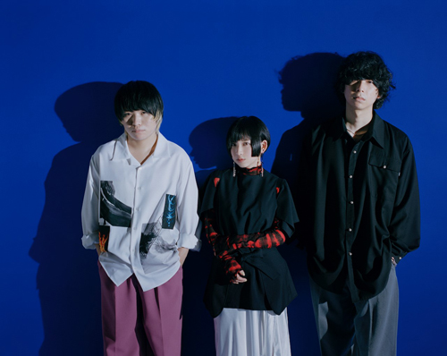 画像ギャラリー No.003のサムネイル画像 / 「メメントモリ」,アイリスのMV“Twilight(Special Ver.)”が公開に。希望を信じて懸命に手を伸ばすアイリスの心情を描く