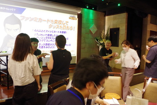 画像ギャラリー No.008のサムネイル画像 / 「進撃の巨人 Brave Order」広報やすさん＆MCケンさんとのアットホームな交流で大人も子供も大盛り上がり。ブレオダファンミーティングレポート