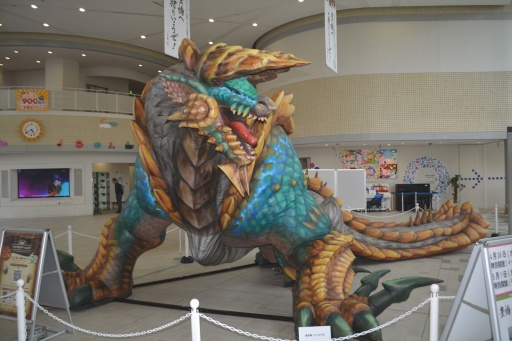 画像ギャラリー No.037のサムネイル画像 / モンスターハンター20周年・カプコン40周年コラボ企画「豊橋へ 一狩りいこうぜ！」開幕。実施中のキャンペーンや展示，コラボ商品などを紹介