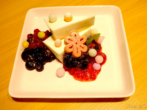 画像ギャラリー No.007のサムネイル画像 / 「アオペラカフェ -Enjoy Holiday-」の魅力をフォトレポートでお届け! THEキャラCAFÉ グランドスケープ池袋店で開催中