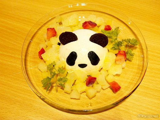画像ギャラリー No.008のサムネイル画像 / 「アオペラカフェ -Enjoy Holiday-」の魅力をフォトレポートでお届け! THEキャラCAFÉ グランドスケープ池袋店で開催中