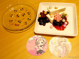 画像ギャラリー No.029のサムネイル画像 / 「アオペラカフェ -Enjoy Holiday-」の魅力をフォトレポートでお届け! THEキャラCAFÉ グランドスケープ池袋店で開催中