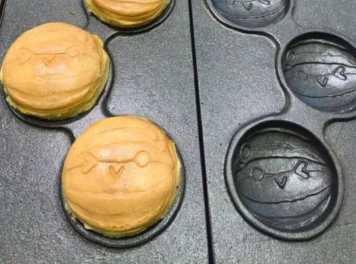 画像ギャラリー No.002のサムネイル画像 / 「スイカゲーム焼き」，池袋のGiGOのたい焼き総本店で本日販売開始。1個購入するごとにオリジナルステッカーがもらえる