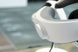 画像ギャラリー No.003のサムネイル画像 / PS VR2体験会レポート。「バイオハザード ヴィレッジ」と「Horizon Call of the Mountain」は,どちらもパワーアップしたVR体験が楽しめる