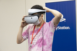 画像ギャラリー No.004のサムネイル画像 / PS VR2体験会レポート。「バイオハザード ヴィレッジ」と「Horizon Call of the Mountain」は,どちらもパワーアップしたVR体験が楽しめる