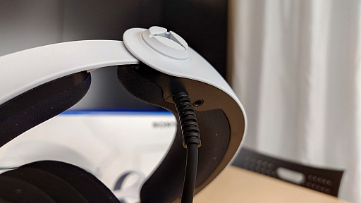 画像ギャラリー No.015のサムネイル画像 / PlayStation VR2が編集部に到着！　気になるヘッドセットの重量や細部の仕様をチェックしてみた