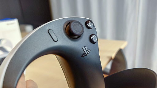 画像ギャラリー No.038のサムネイル画像 / PlayStation VR2が編集部に到着！　気になるヘッドセットの重量や細部の仕様をチェックしてみた