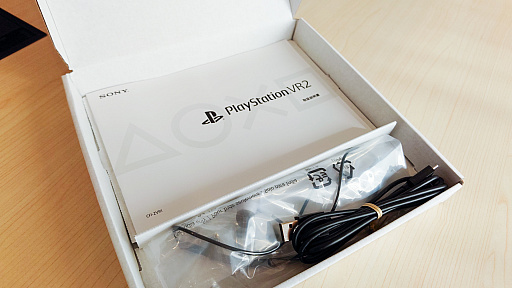 画像ギャラリー No.049のサムネイル画像 / PlayStation VR2が編集部に到着！　気になるヘッドセットの重量や細部の仕様をチェックしてみた
