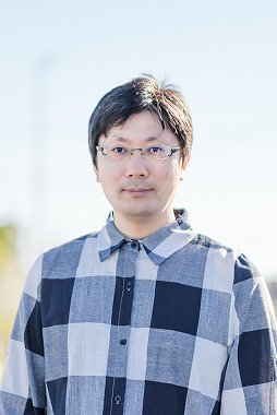 画像ギャラリー No.001のサムネイル画像 / 実写映像で描かれるミステリアドベンチャーの魅力とは。「春ゆきてレトロチカ」のプロデューサー&ディレクターにインタビュー