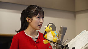 画像ギャラリー No.001のサムネイル画像 / アニメ「カイリューとゆうびんやさん」,主演声優に俳優の福本莉子さんを起用。郵便配達員のカイリューに憧れる少女ハナを演じる
