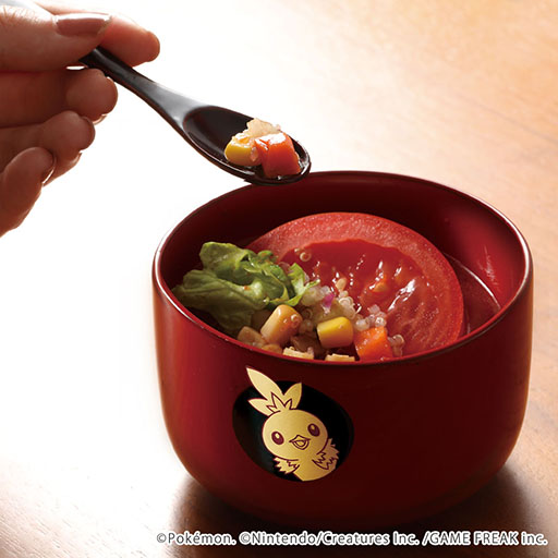 画像ギャラリー No.010のサムネイル画像 / ポケモンと伝統技法が融合した漆器椀第2弾が登場。アチャモの小椀とピカチュウの汁椀をラインナップに追加