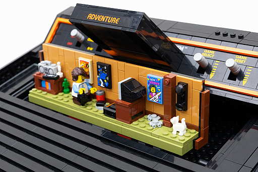 画像ギャラリー No.025のサムネイル画像 / Hiro師匠とレゴブロック「Atari 2600」を組み立てよう！ せっかくだから任天堂のアレも持ってきたよ（「買い物Surfer」第10回）