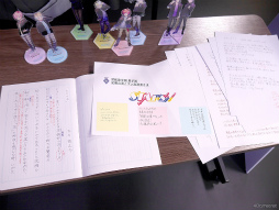 画像ギャラリー No.028のサムネイル画像 / アイドルたちの衣装に触れて,香りも感じる展示会「Prince Letter(S)! フロムアイドル 私立常和歌学園 CLOSET」レポート