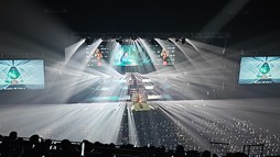 画像ギャラリー No.040のサムネイル画像 / 「鳴潮」のコンサートツアー“To the New World”東京公演レポート。ストーリーの感動が蘇る,心揺さぶるサウンドたち