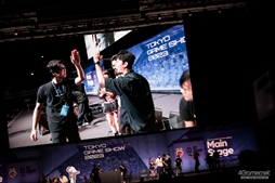 画像ギャラリー No.052のサムネイル画像 / 「CRカップ×TGS2023」フォトレポート。プロゲーマーと人気ストリーマーが「ストリートファイター6」で激戦を繰り広げた