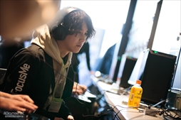 画像ギャラリー No.008のサムネイル画像 / ウメハラ選手,MenaRD選手など「ストリートファイター6」のトップ選手がオフラインで激突。「FAVCUP 2023」を200枚超の写真で振り返る