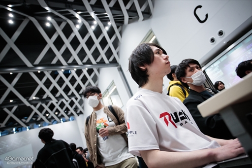 画像ギャラリー No.012のサムネイル画像 / ウメハラ氏主催の格闘ゲームイベント「Beast Cup Tokyo」フォトレポート。プロゲーマーのひぐち選手が優勝を飾る