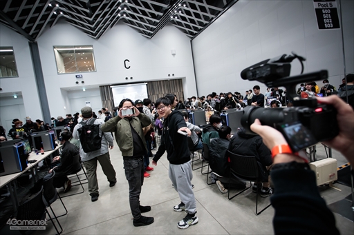 画像ギャラリー No.015のサムネイル画像 / ウメハラ氏主催の格闘ゲームイベント「Beast Cup Tokyo」フォトレポート。プロゲーマーのひぐち選手が優勝を飾る