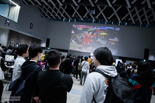 画像ギャラリー No.063のサムネイル画像 / ウメハラ氏主催の格闘ゲームイベント「Beast Cup Tokyo」フォトレポート。プロゲーマーのひぐち選手が優勝を飾る