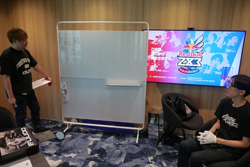 画像ギャラリー No.019のサムネイル画像 / 「ストリートファイター6」のプロゲーマーが講師となり，次世代を担う生徒を導く。「Red Bull 283 Academy」合宿レポート