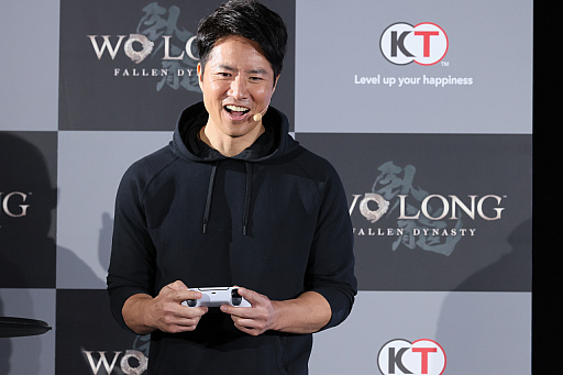 画像ギャラリー No.020のサムネイル画像 / ダーク三国死にゲー「Wo Long: Fallen Dynasty」完成発表会レポート。ケイン・コスギさんが呂布との戦いに挑戦