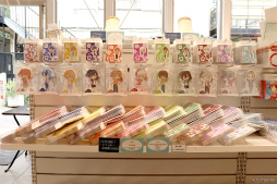 画像ギャラリー No.013のサムネイル画像 / 今年で10年目の「うた☆プリ」コンセプトショップ“SHINING STORE”。「Summer Bloom」をテーマに新たなラインナップを展開