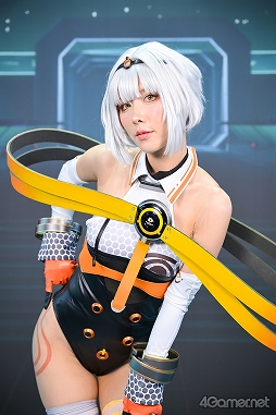 画像ギャラリー No.012のサムネイル画像 / 「イザリア」「ドルフロ2」のキャラに扮した千葉チュチュさん，純米あやのさんらコスプレイヤーをXDブースで激写［TGS2024］