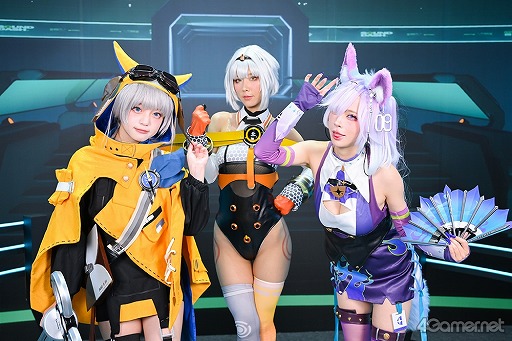 画像ギャラリー No.015のサムネイル画像 / 「イザリア」「ドルフロ2」のキャラに扮した千葉チュチュさん，純米あやのさんらコスプレイヤーをXDブースで激写［TGS2024］