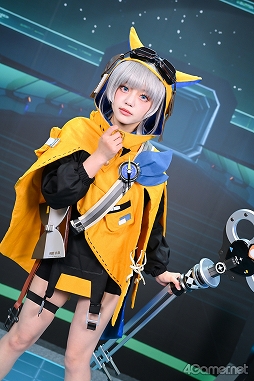 画像ギャラリー No.035のサムネイル画像 / 「イザリア」「ドルフロ2」のキャラに扮した千葉チュチュさん，純米あやのさんらコスプレイヤーをXDブースで激写［TGS2024］