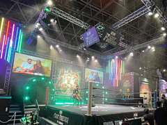 ［TGS2022］AEWのプロレスリングがTHQ Nordicブースに登場。リングでの記念撮影のほか，AEWエキシビションをTGS最終日まで毎日2回実施