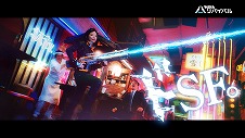 画像ギャラリー No.006のサムネイル画像 / バトルスーツを身にまとった“ドSF”な桜井ユキさんが出演。「アース:リバイバル」の新TVCMが4月8日に放送スタート