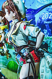 画像ギャラリー No.005のサムネイル画像 / ［TGS2022］「ライザのアトリエ3」プレイレポート。ブースには等身大ライザ3体が勢ぞろいで，太もも圧がヤバイ