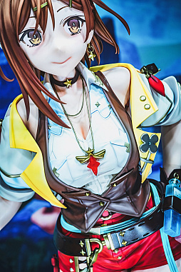 画像ギャラリー No.007のサムネイル画像 / ［TGS2022］「ライザのアトリエ3」プレイレポート。ブースには等身大ライザ3体が勢ぞろいで，太もも圧がヤバイ