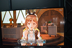 画像ギャラリー No.014のサムネイル画像 / ［TGS2022］「ライザのアトリエ3」プレイレポート。ブースには等身大ライザ3体が勢ぞろいで，太もも圧がヤバイ