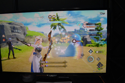 画像ギャラリー No.029のサムネイル画像 / ［TGS2022］「ライザのアトリエ3」プレイレポート。ブースには等身大ライザ3体が勢ぞろいで，太もも圧がヤバイ