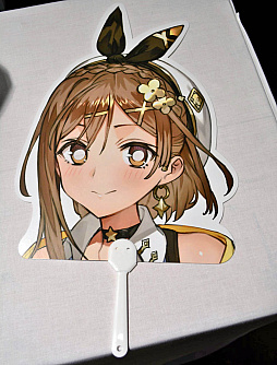 画像ギャラリー No.031のサムネイル画像 / ［TGS2022］「ライザのアトリエ3」プレイレポート。ブースには等身大ライザ3体が勢ぞろいで，太もも圧がヤバイ