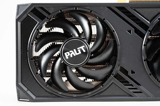 画像ギャラリー No.012のサムネイル画像 / アンダー10万円のPalit製RTX 4070カード「GeForce RTX 4070 Dual」の実力を検証。PCケースを選びにくいサイズも魅力だ