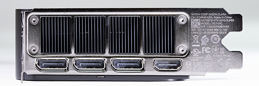 画像ギャラリー No.013のサムネイル画像 / 写真で見る「GeForce RTX 4070 SUPER Founders Edition」。新型ミドルハイは，既存のRTX 4070 FEとほぼ同サイズだ