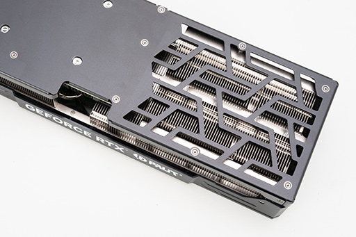 画像ギャラリー No.013のサムネイル画像 / RTX 40 SUPERシリーズの2番手「GeForce RTX 4070 Ti SUPER」レビュー。メモリ16GBが特徴のRTX 4070最上位モデルの実力はいかに