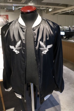 画像ギャラリー No.009のサムネイル画像 / 「アサシン クリード コラボカフェ『LEGACY』」東京・原宿で開催中。最新作「アサシン クリード シャドウズ」を中心に歴代シリーズの展示を楽しめる