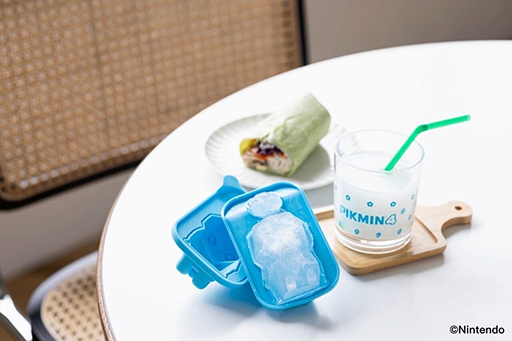画像ギャラリー No.010のサムネイル画像 / 完売した「ピクミン4 氷ピクミンが作れる 製氷器＆コップ set BOOK」が重版決定。「ぬいぐるみポーチBOOK」とともに7月10日再出版