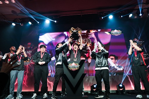 画像ギャラリー No.003のサムネイル画像 / 使用キャラはなんとクマ。初代「鉄拳8」世界王者に輝いたのは韓国のRangchu選手。TEKKEN World Tour 2024決勝戦のレポートを公開