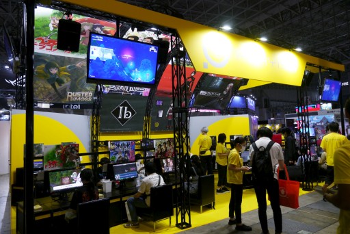 画像ギャラリー No.002のサムネイル画像 / ［TGS2022］“あの”おビンタゲーム「薔薇と椿」にSwitch版が登場。ルール変更とJoy-Con対応で重みを増した“おビンタ決闘”をTGS会場で堪能してきた