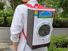 洗濯物も入る！　「maimai」をイメージした「ドラム式洗濯機風ゲーム型リュック」2種がセガUFOキャッチャーオンライン限定プライズとして登場