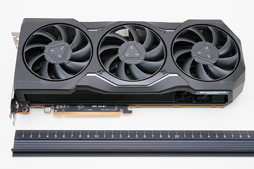 画像ギャラリー No.010のサムネイル画像 / AMDの新型GPU「Radeon RX 7900 XTX/XT」搭載カードがやってきた！　写真で見る新世代Radeonリファレンスカードの姿