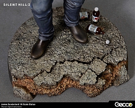 画像ギャラリー No.008のサムネイル画像 / 「SILENT HILL 2」主人公“ジェイムス・サンダーランド”の1/6スケールスタチュー,予約受け付け開始。角材や銃,鉄パイプ,大鉈を持たせられる
